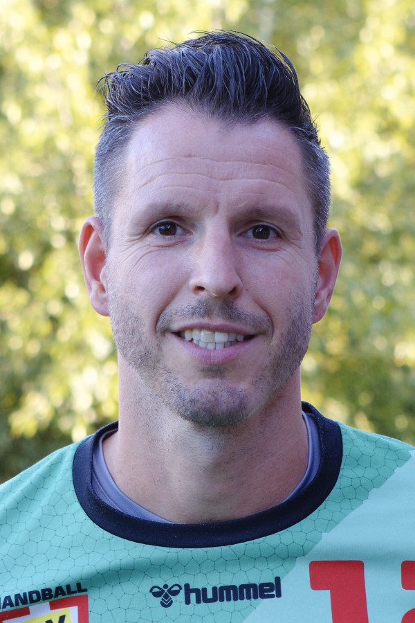 12 Christian Gumula